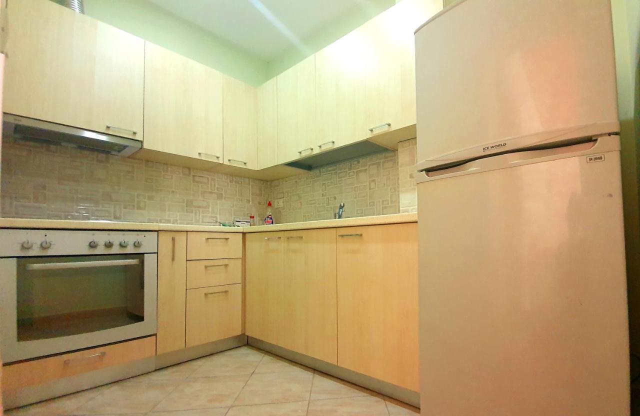 A Cheerful Villa With Free Parking Space 티라나 외부 사진